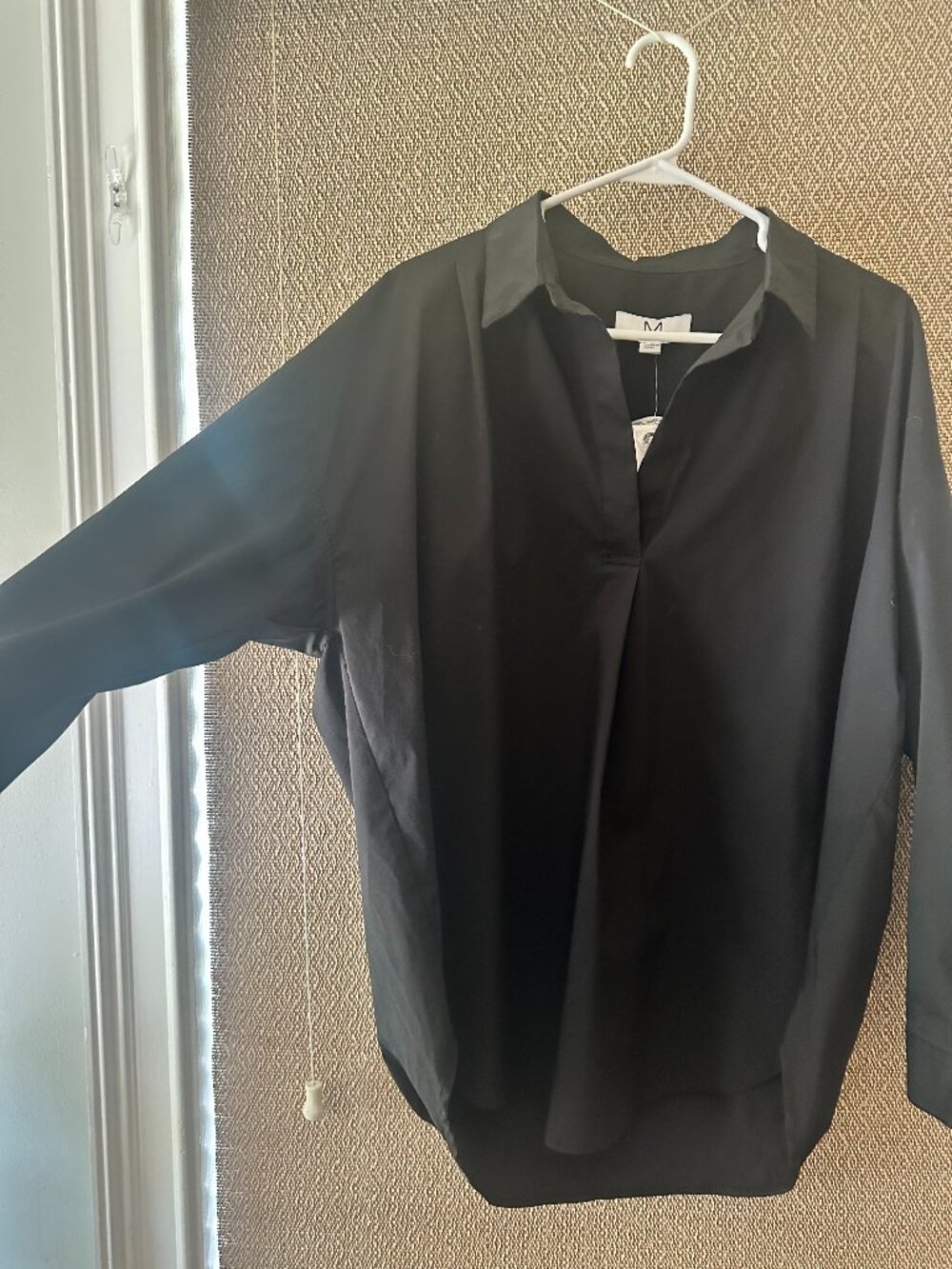 MAGASHON NWT L BLACK BLOUSE